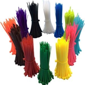 Attaches en plastique