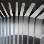 Dimensions plaque polycarbonate : épaisseurs, formats et tableau des poids
